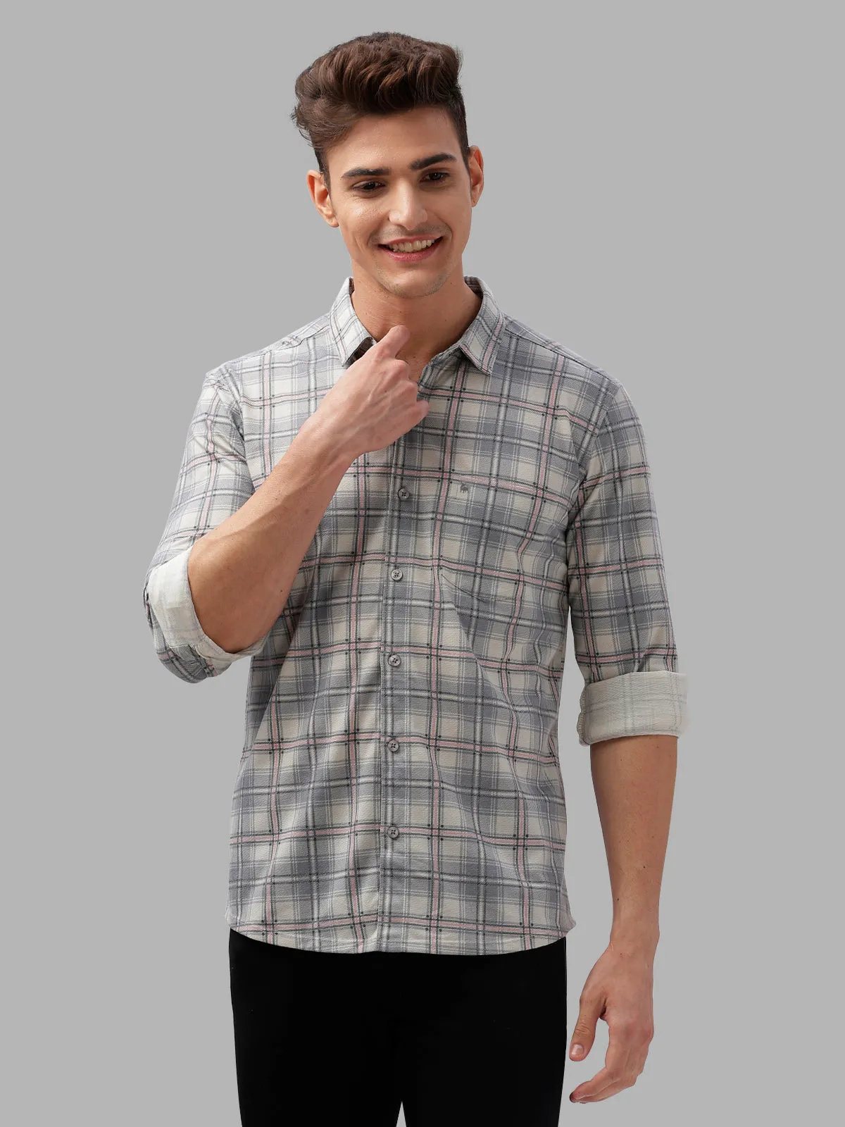 BULLMER Trendy Grey Regular Fit Checked Causal Full sleeve Shirt For Men.