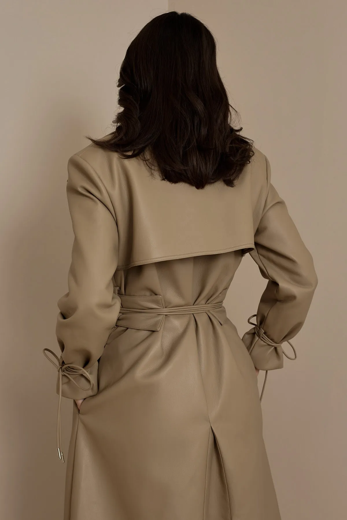 FC SLOANE TRENCH COAT IN CARAMEL