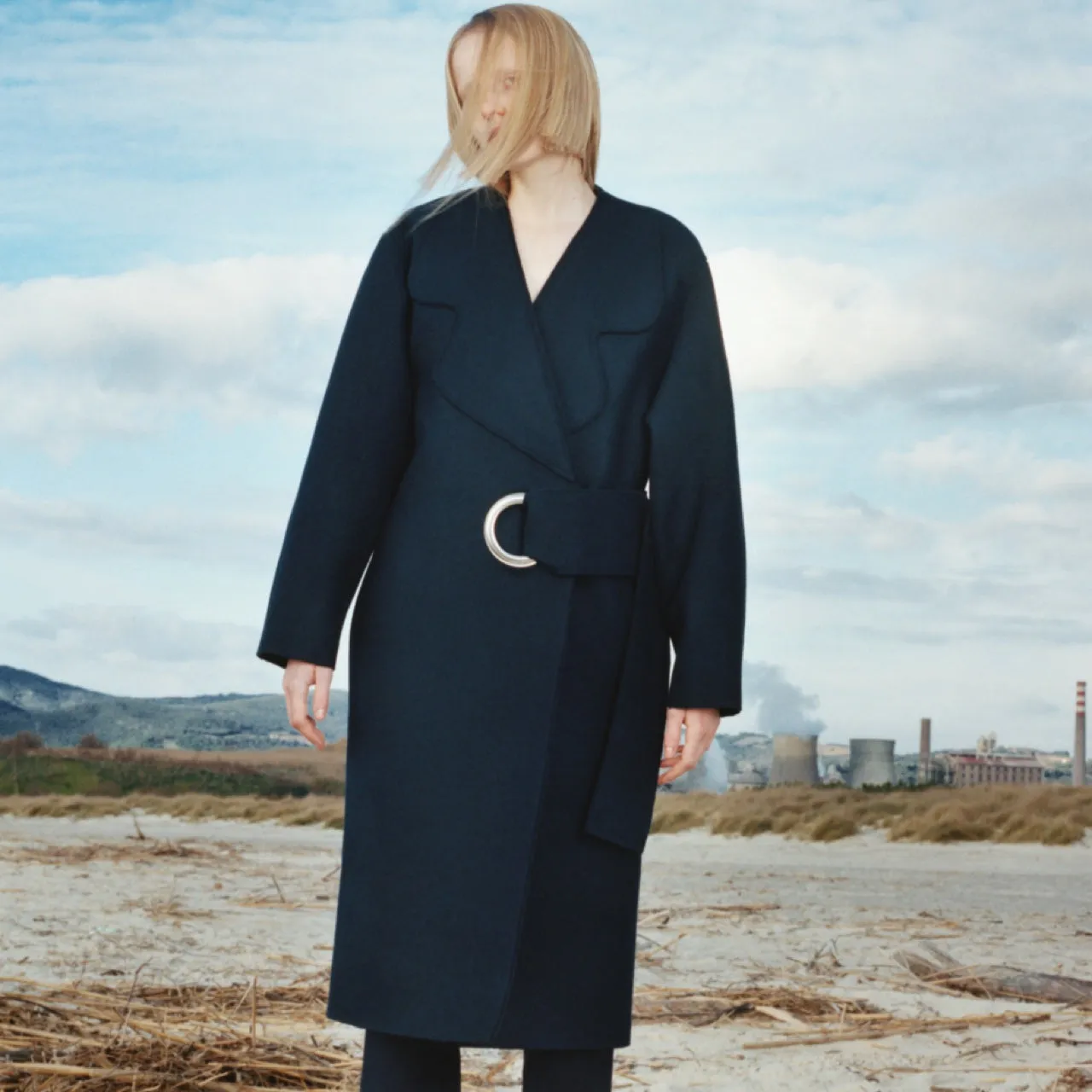 Jacquemus Navy Wool Eyelet Coat - FR36 / 4