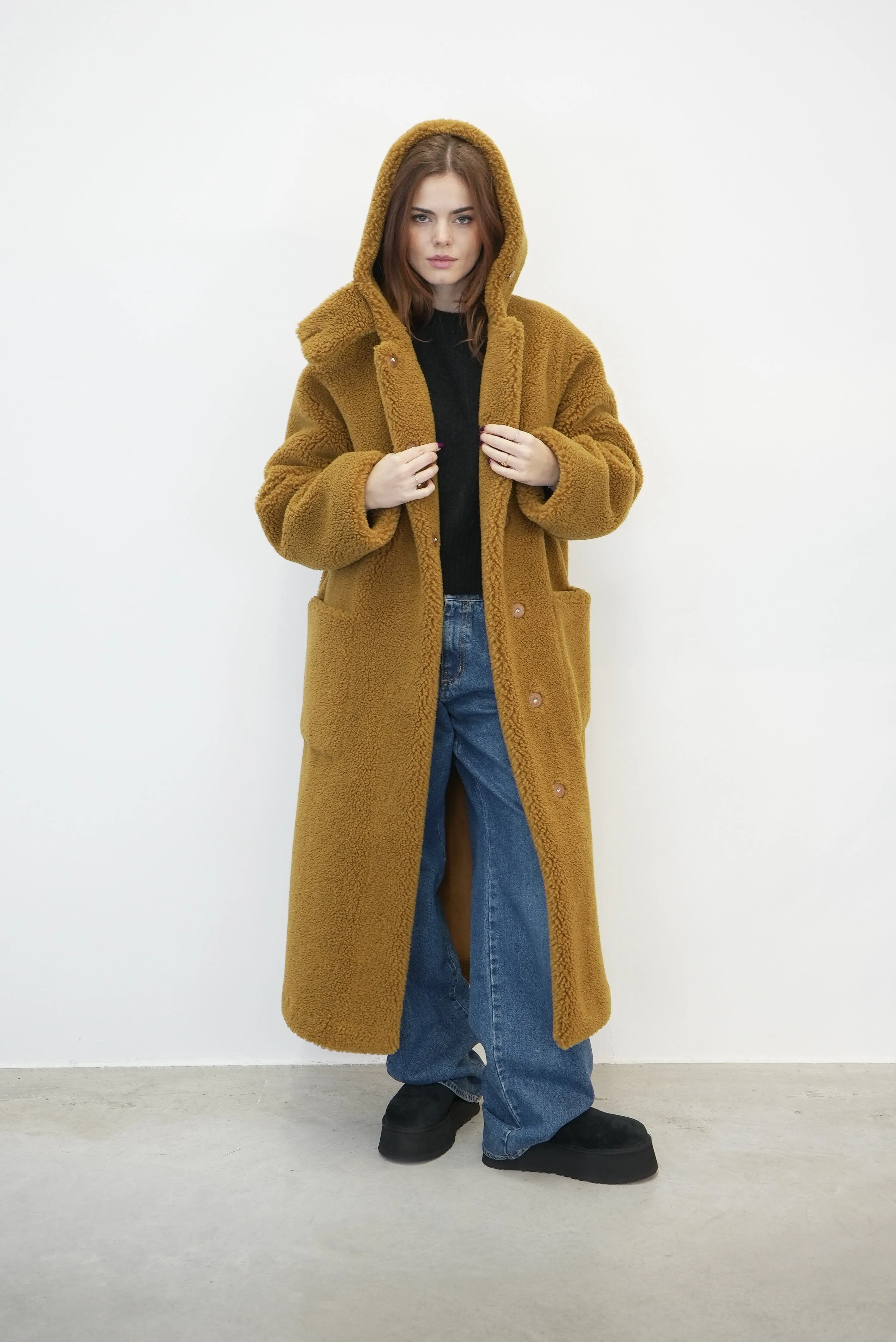 POOL LONG HOODED TEDDY STYLE COAT